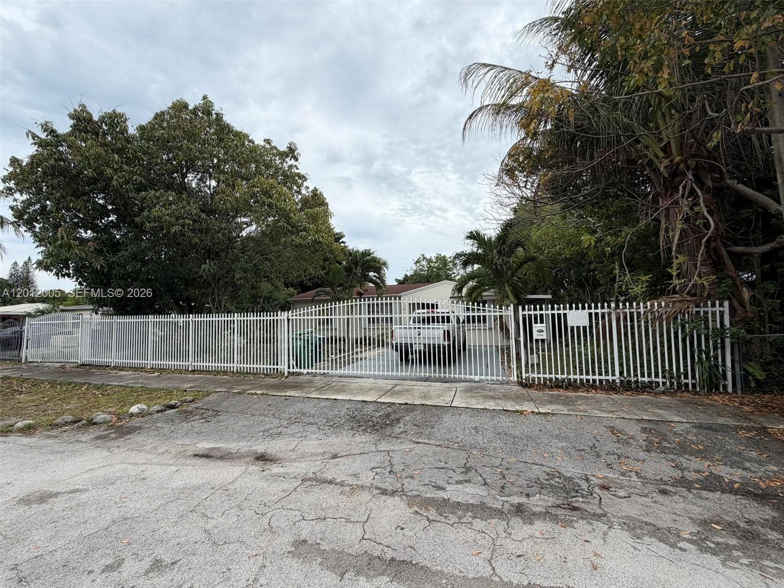 596 NW 109th St, Miami FL 33168 — 2