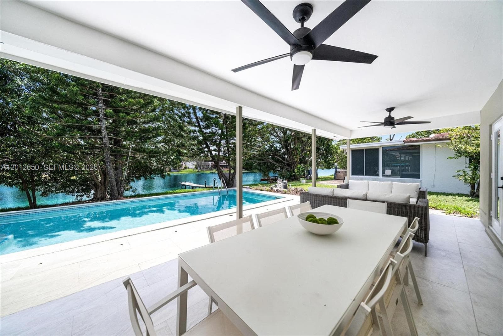 6750 White Oak Dr, Miami Lakes FL 33014 — 20