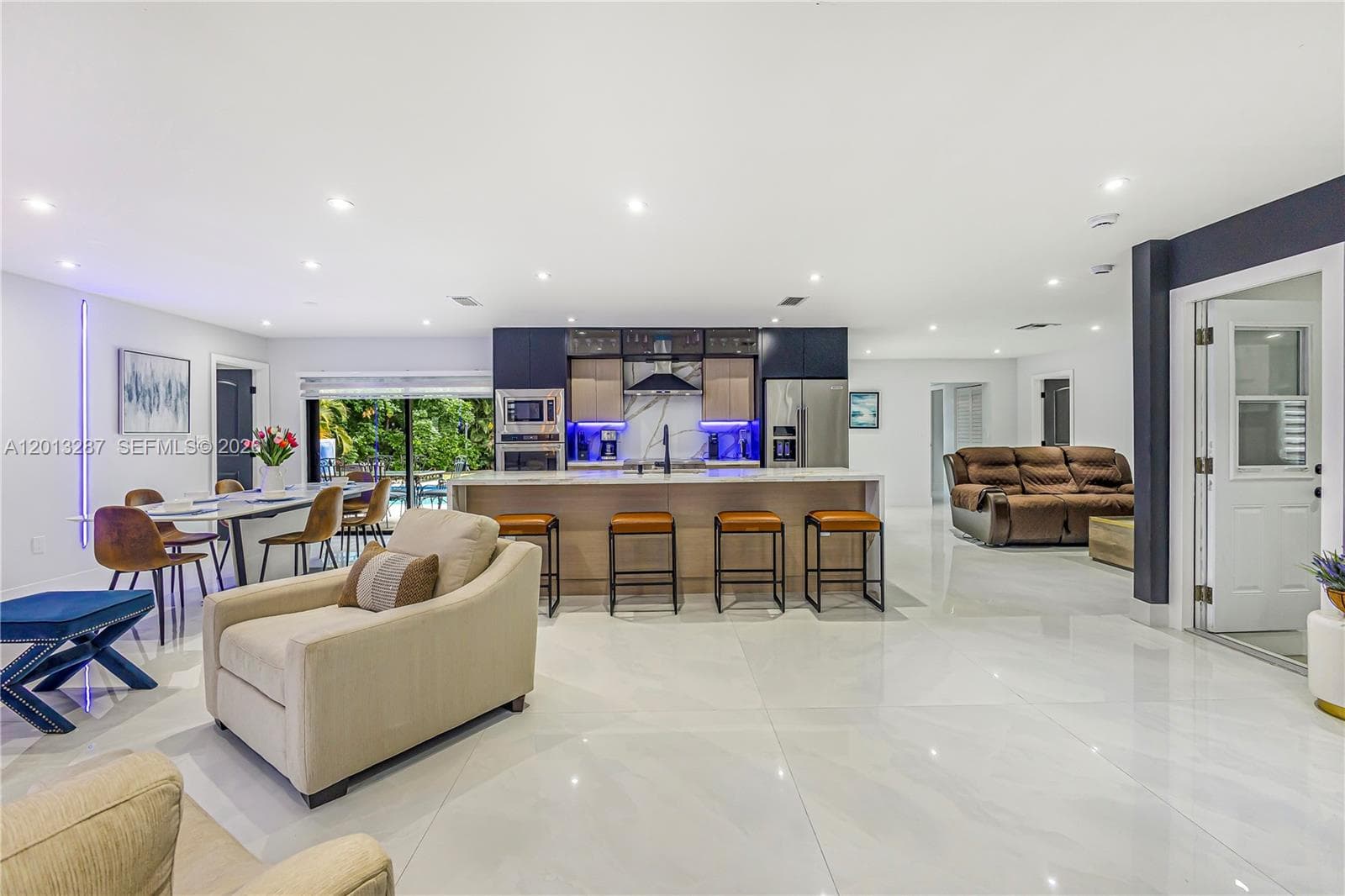 15331 Turnbull Dr, Miami Lakes FL 33014 — 11