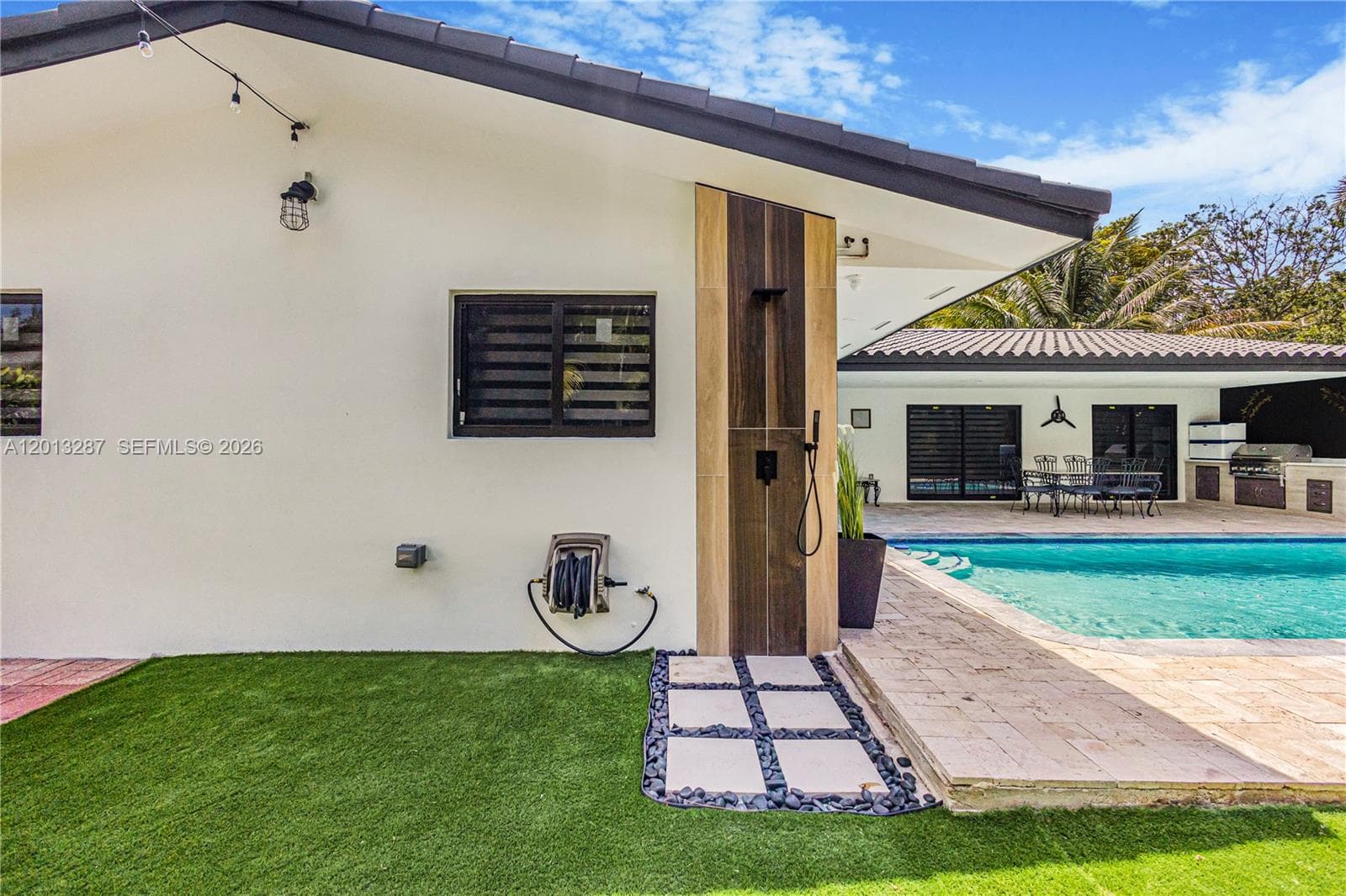 15331 Turnbull Dr, Miami Lakes FL 33014 — 68