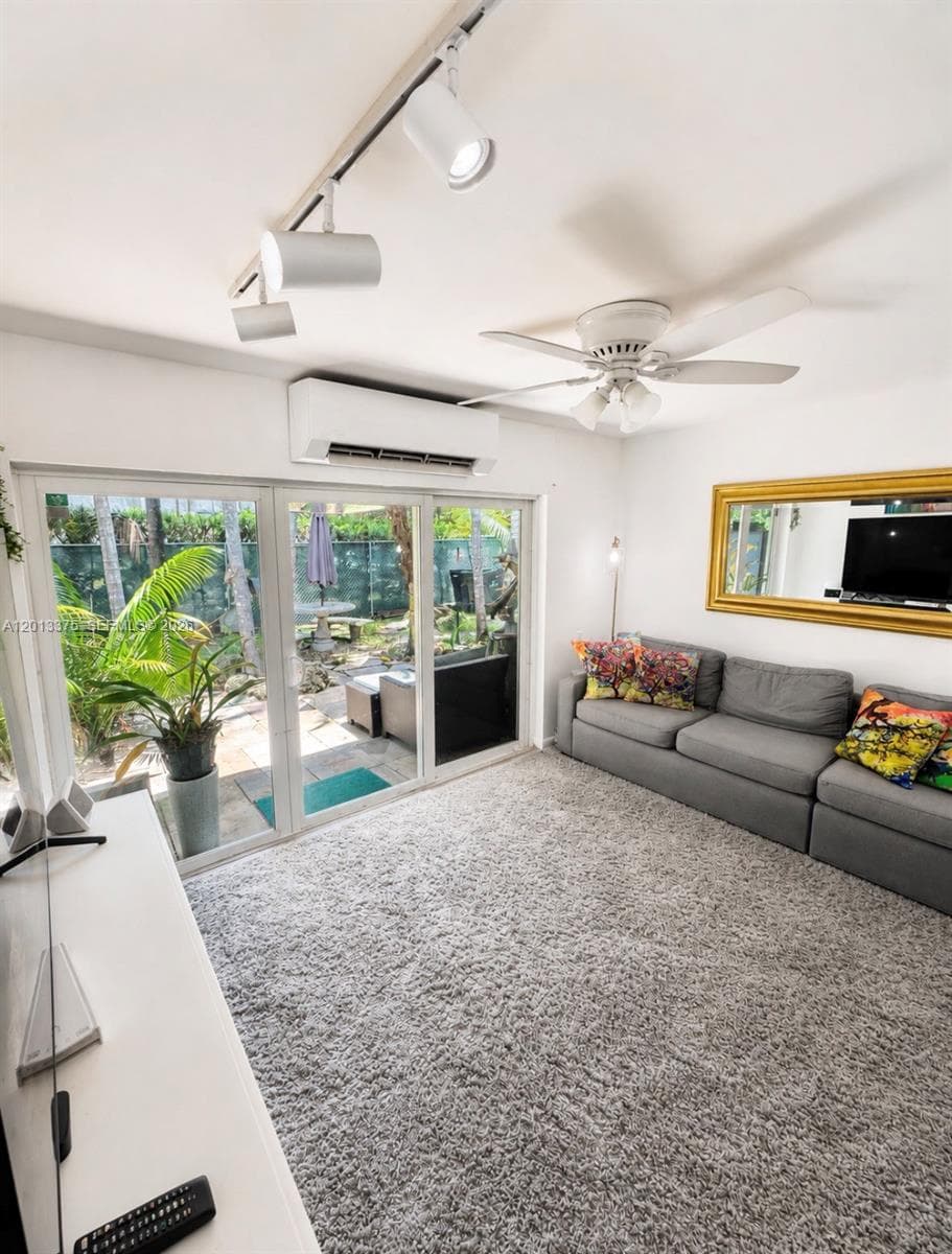 6834 SW 78th Ter, South Miami FL 33143 — 6