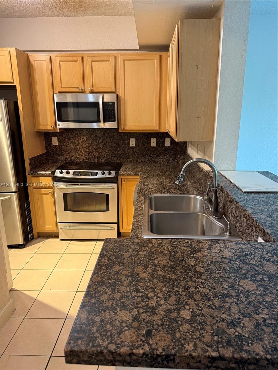 6001 SW 70th St # 339, South Miami FL 33143 — 8