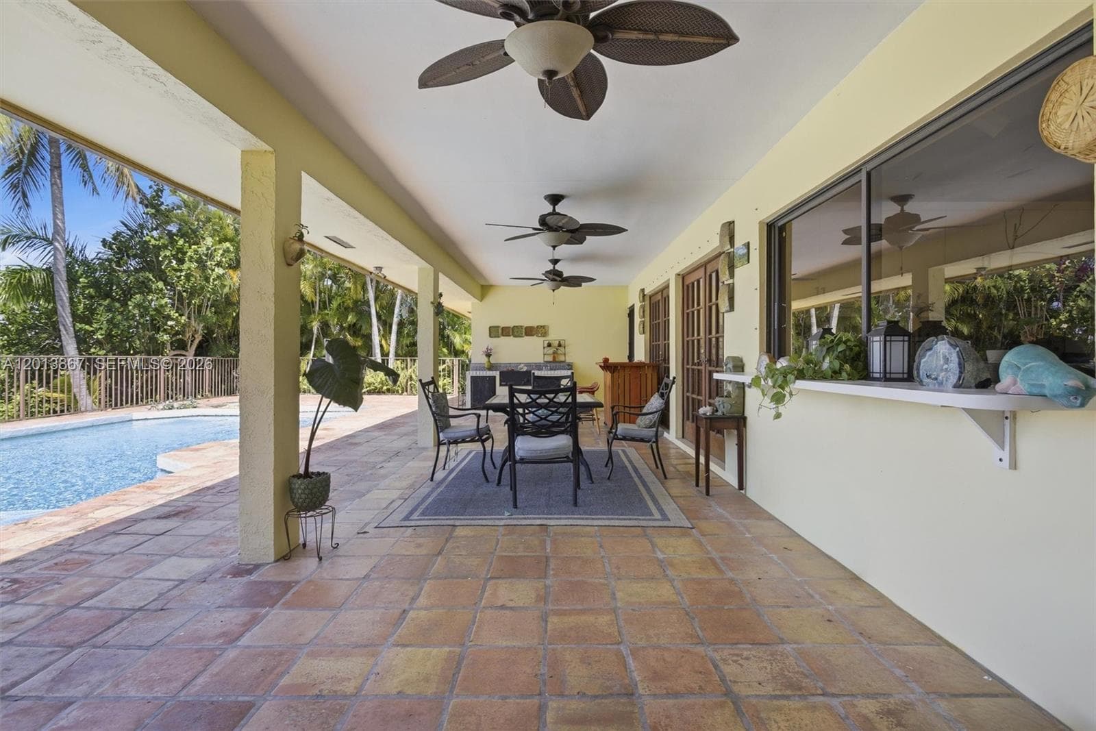 7200 N Oakmont Dr, Hialeah FL 33015 — 32