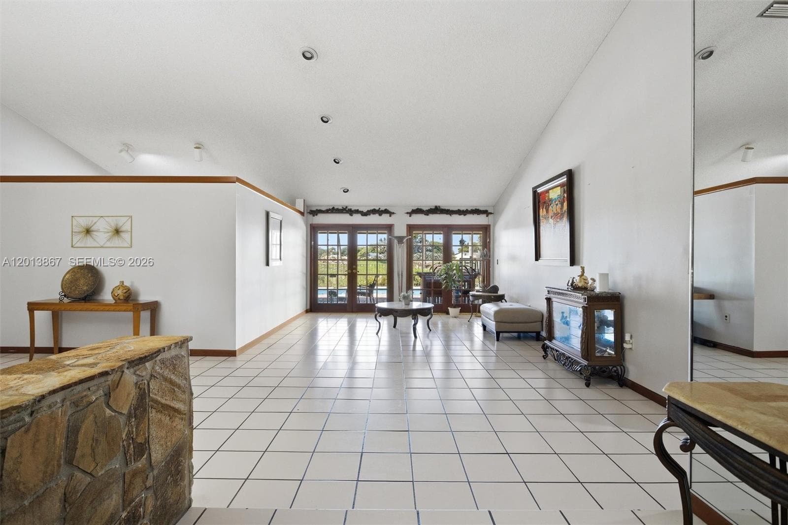 7200 N Oakmont Dr, Hialeah FL 33015 — 9