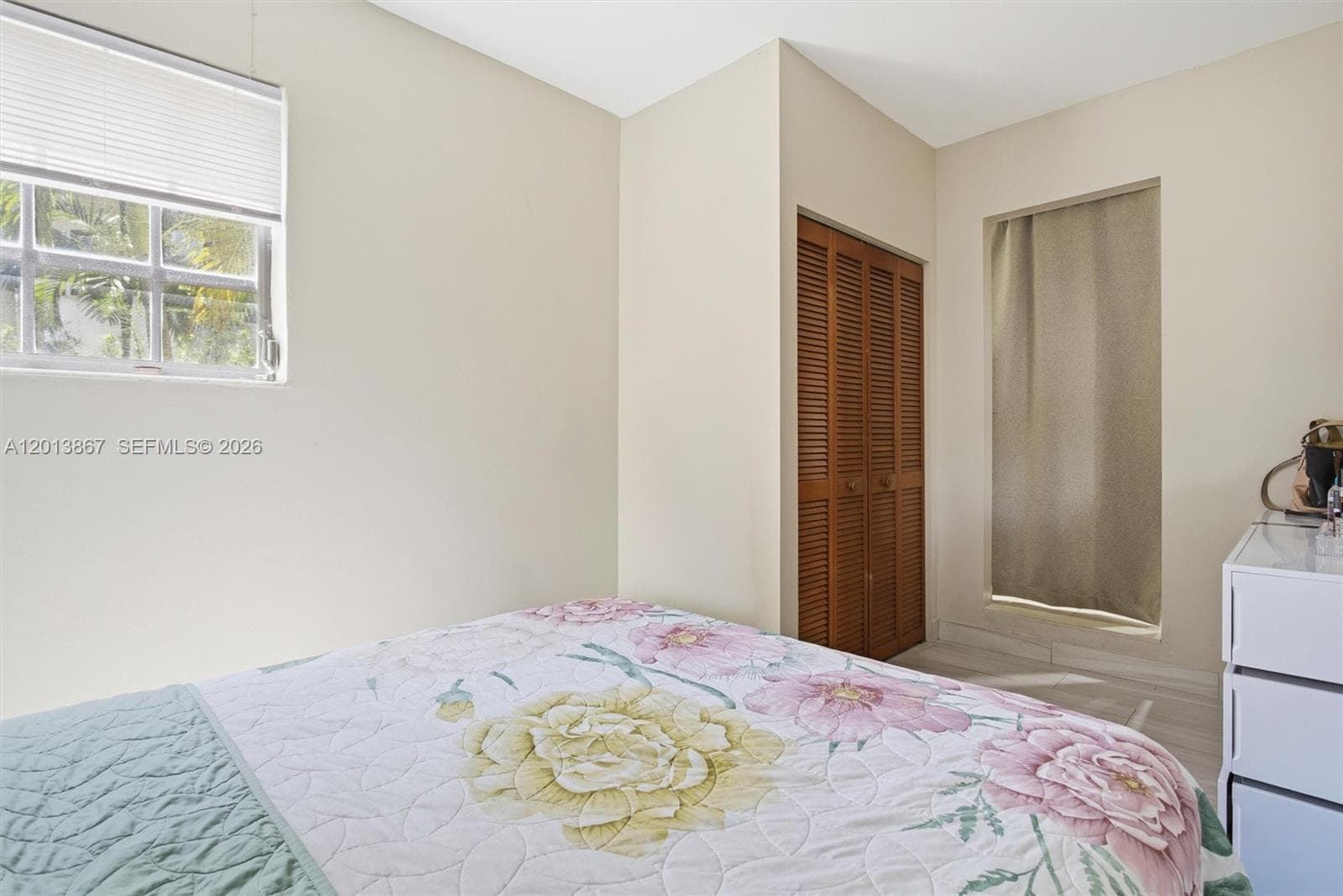 7200 N Oakmont Dr, Hialeah FL 33015 — 41