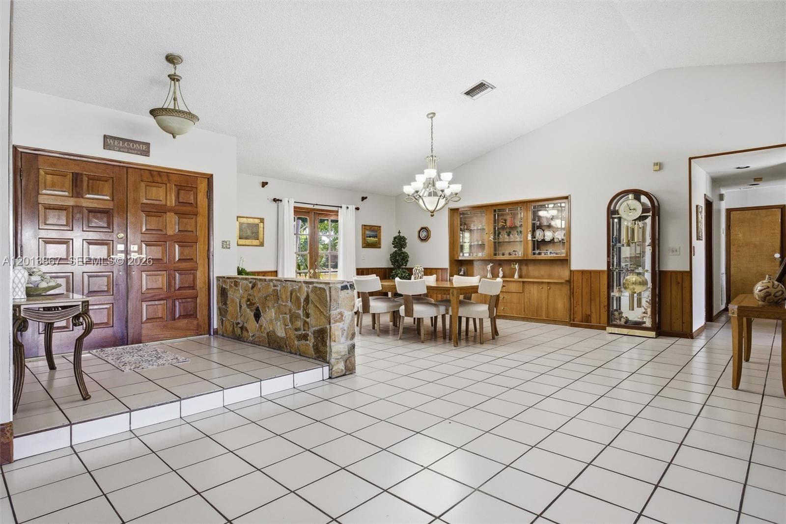 7200 N Oakmont Dr, Hialeah FL 33015 — 8