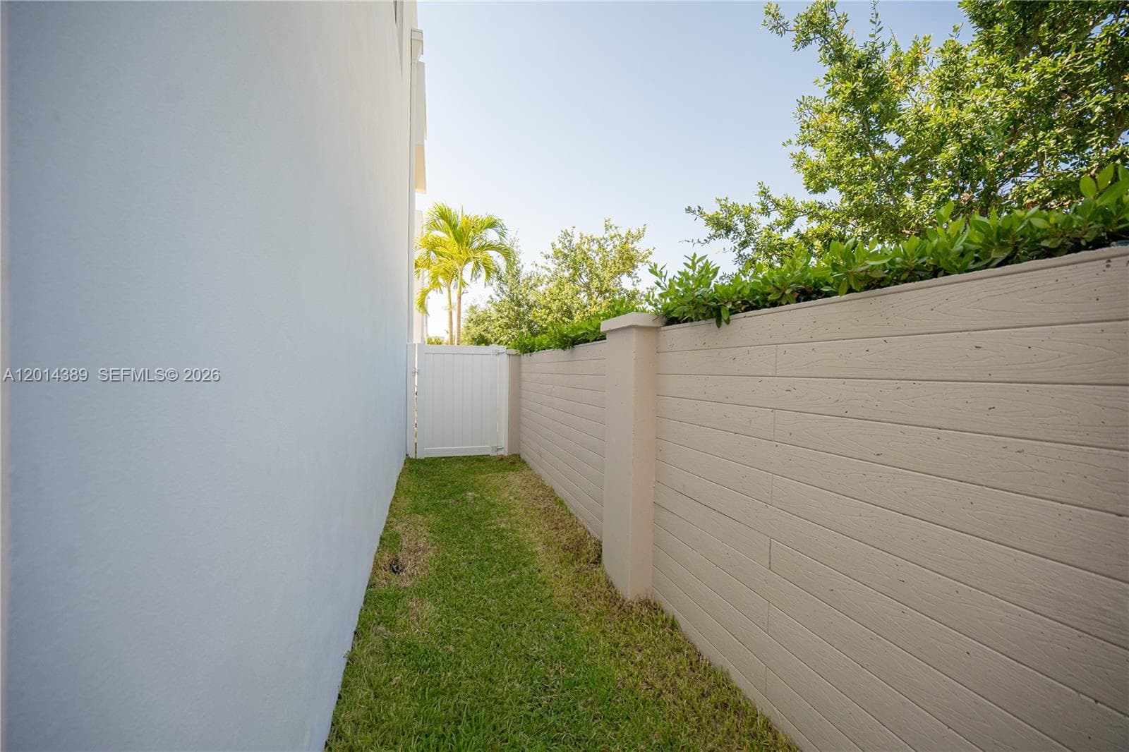 10381 NW 67th Ter, Doral FL 33178 — 74