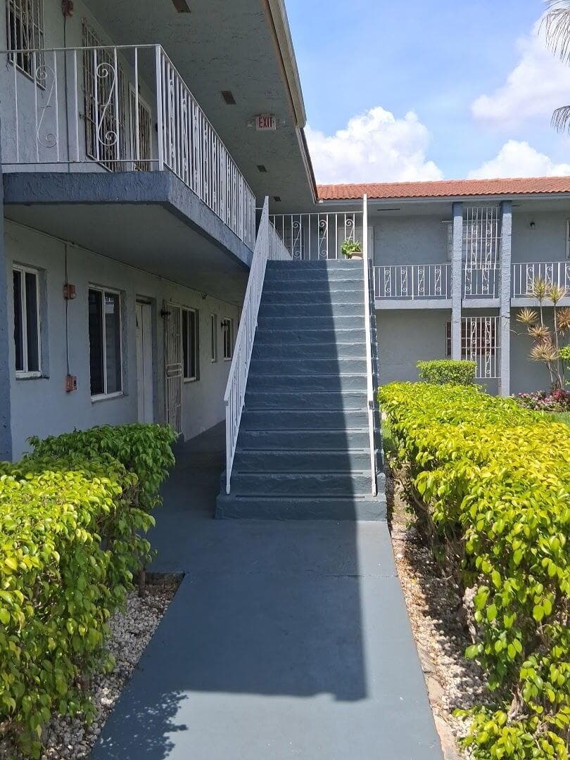 4050 NW 135th Street # 9, Opa-Locka FL 33054 — 2