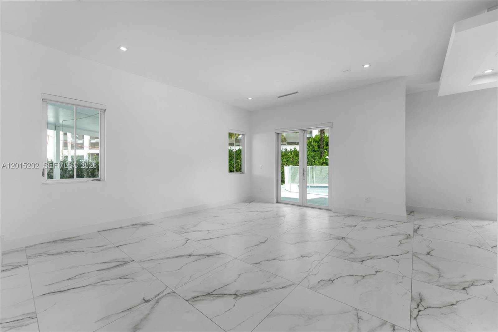 8221 NW 34th Dr, Doral FL 33122 — 10