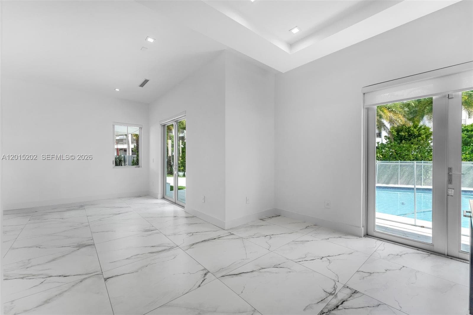 8221 NW 34th Dr, Doral FL 33122 — 14