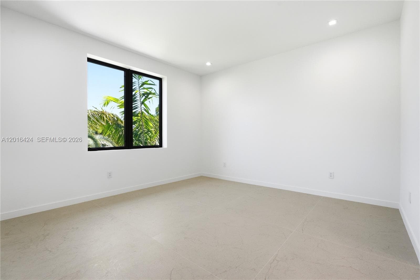 1940 Alamanda Dr, North Miami FL 33181 — 22