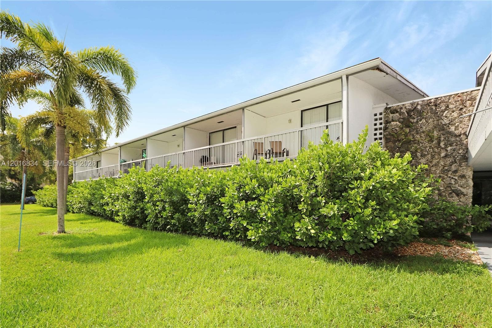 750 NE 195th St, Miami FL 33179 — 3