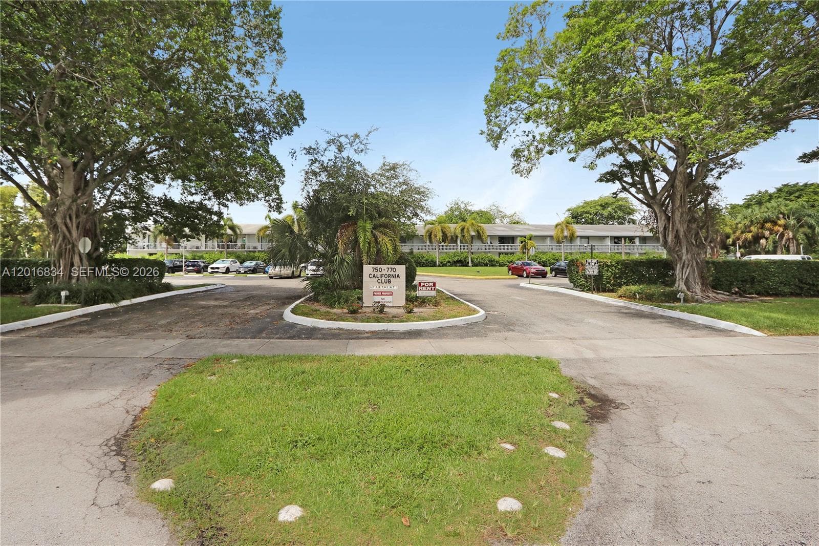 750 NE 195th St, Miami FL 33179 — 45