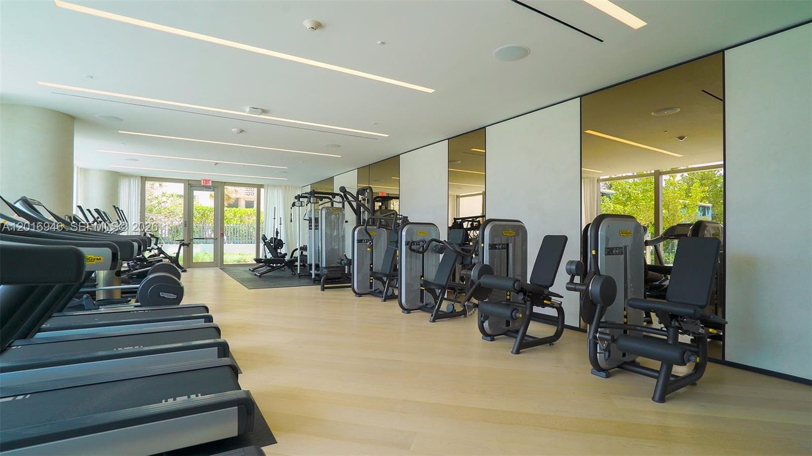 10201 Collins Ave # 1806, Bal Harbour FL 33154 — 36