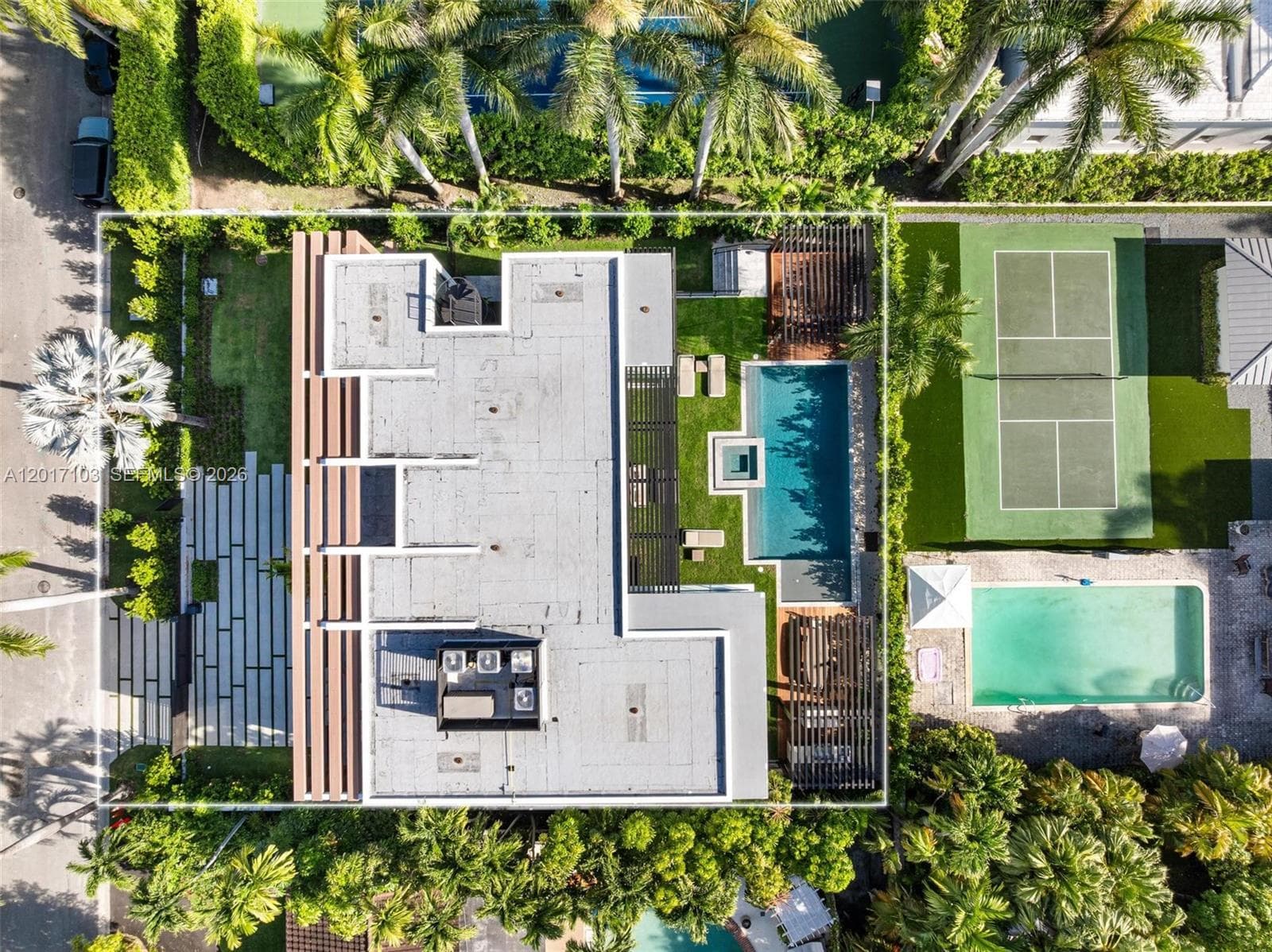 2520 Shelter Ave, Miami Beach FL 33140 — 43