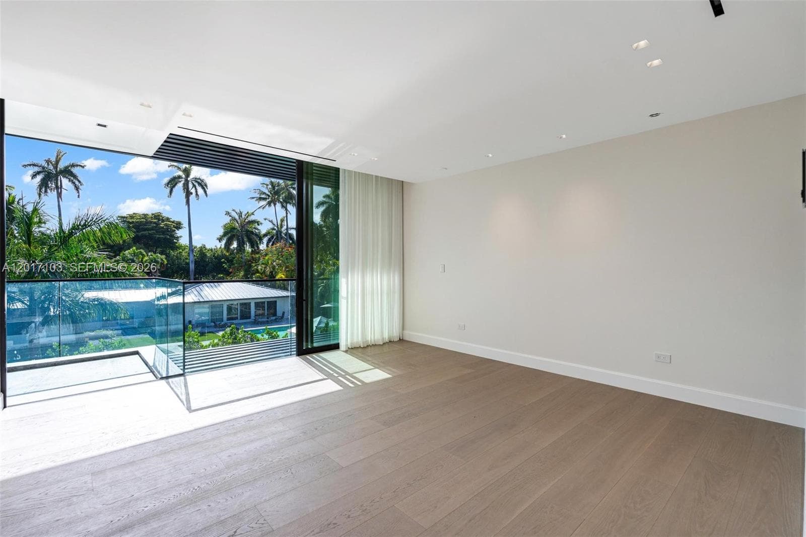 2520 Shelter Ave, Miami Beach FL 33140 — 30