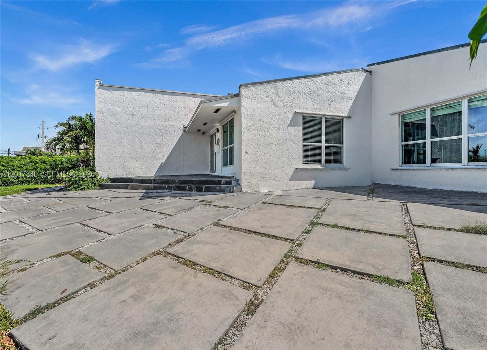 2001 NE 122nd Rd, North Miami FL 33181 — 3
