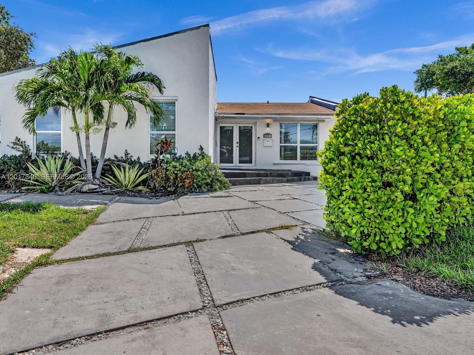 2001 NE 122nd Rd, North Miami FL 33181 — 1