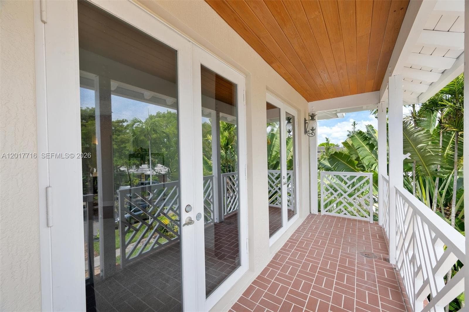 2310 Bayview Ln, North Miami FL 33181 — 66