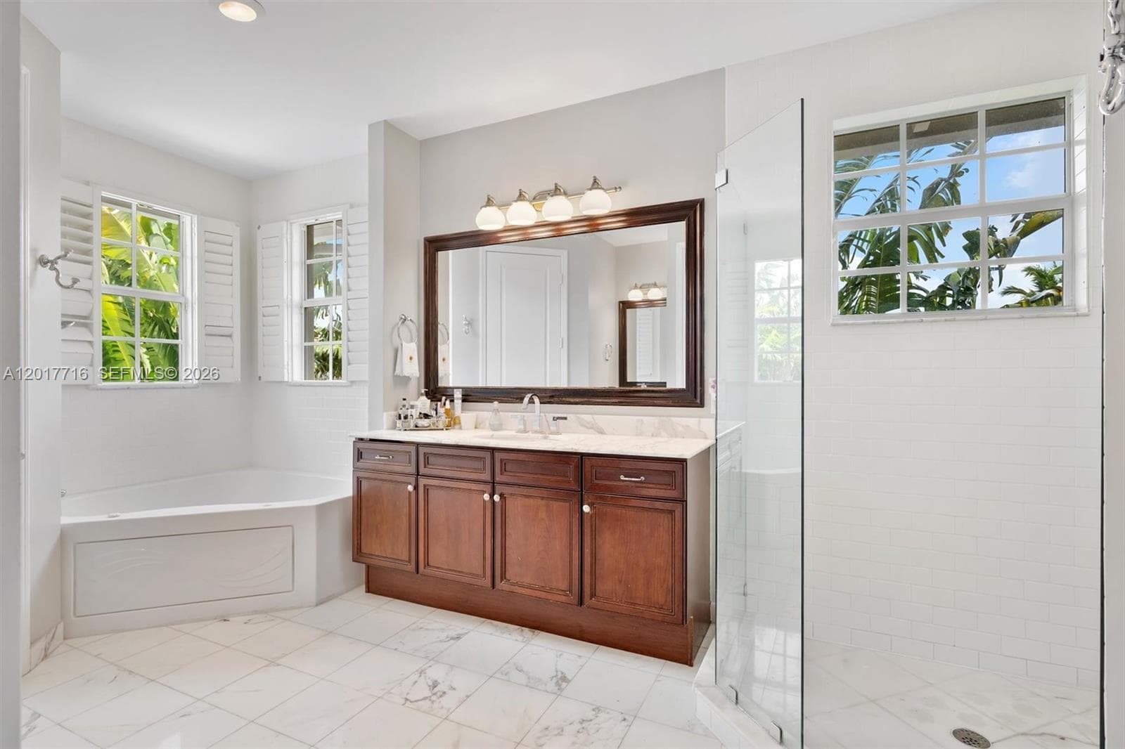 2310 Bayview Ln, North Miami FL 33181 — 44