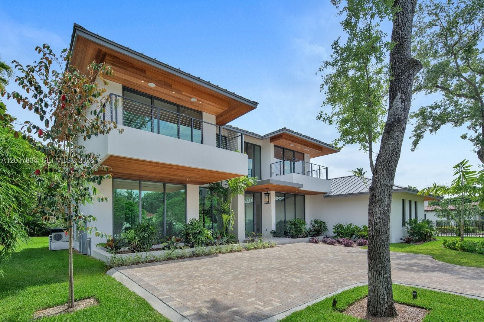 5890 SW 82nd St, South Miami FL 33143 — 2