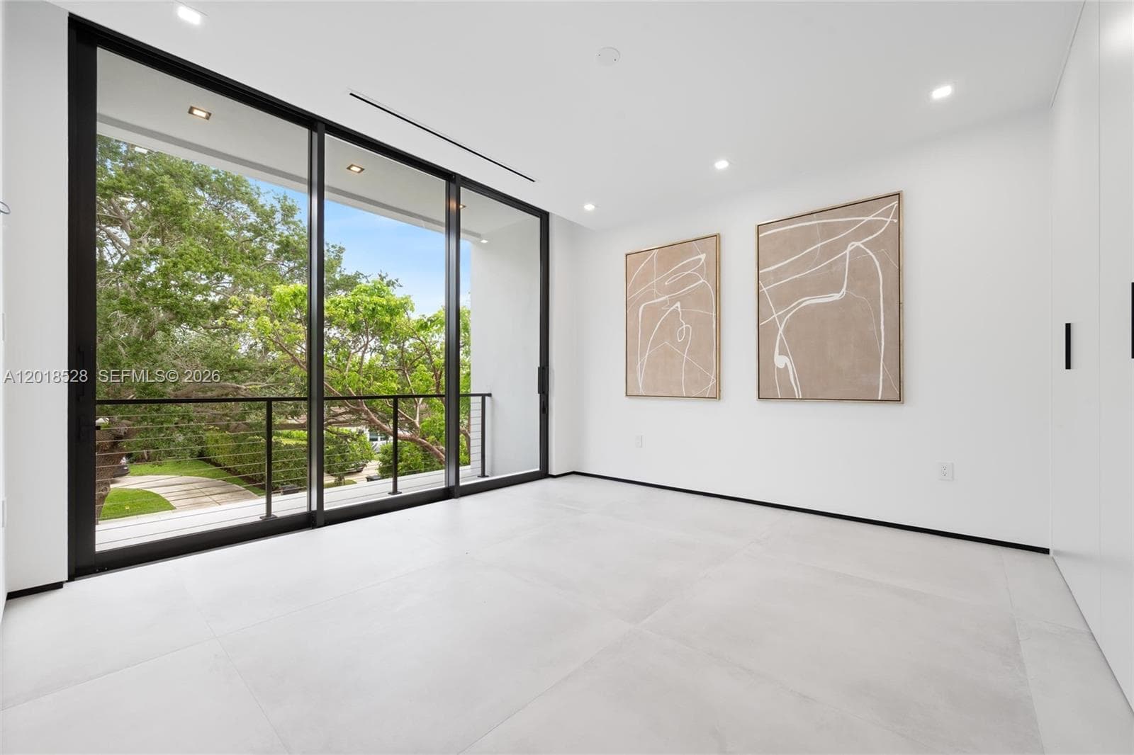 2096 Alamanda Dr, North Miami FL 33181 — 40