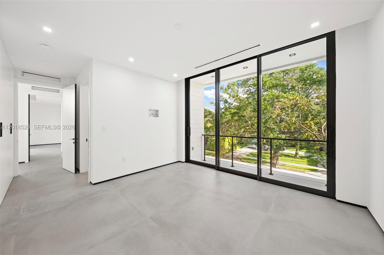 2096 Alamanda Dr, North Miami FL 33181 — 39