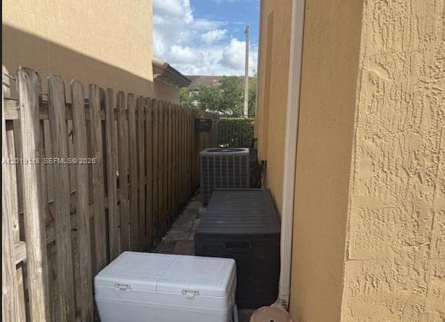 16564 SW 43rd St, Unincorporated Dade County FL 33185 — 4