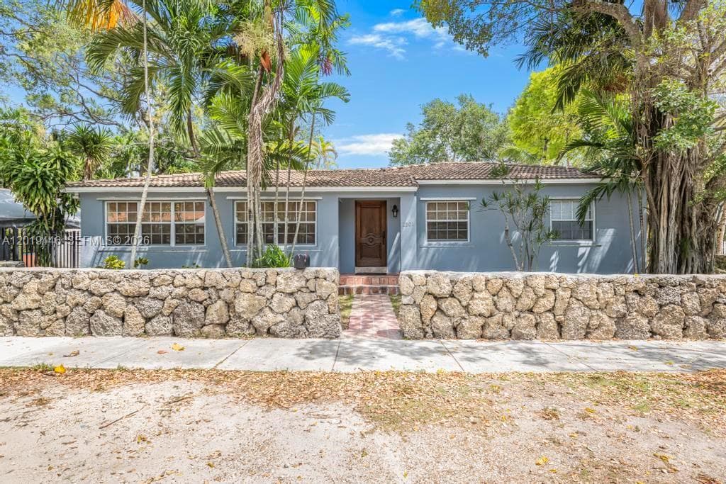 2301 Tequesta Ln, Coconut Grove FL 33133 — 2
