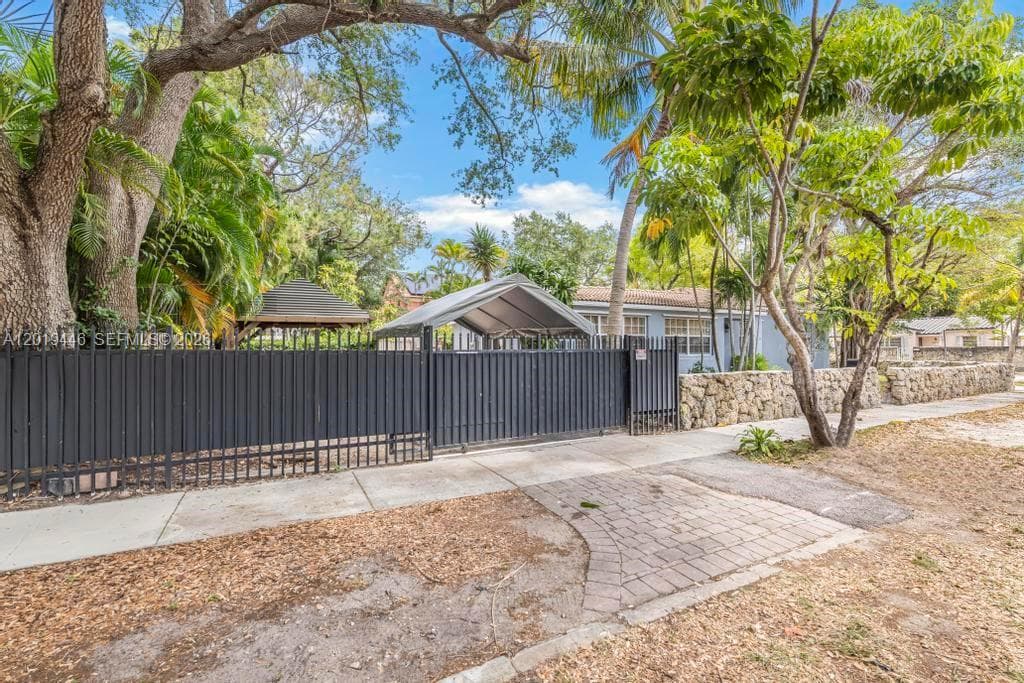 2301 Tequesta Ln, Coconut Grove FL 33133 — 3