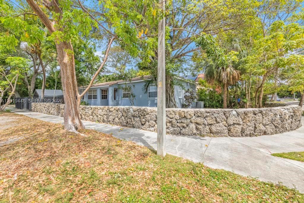 2301 Tequesta Ln, Coconut Grove FL 33133 — 5