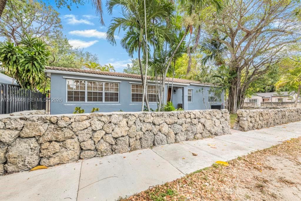 2301 Tequesta Ln, Coconut Grove FL 33133 — 4