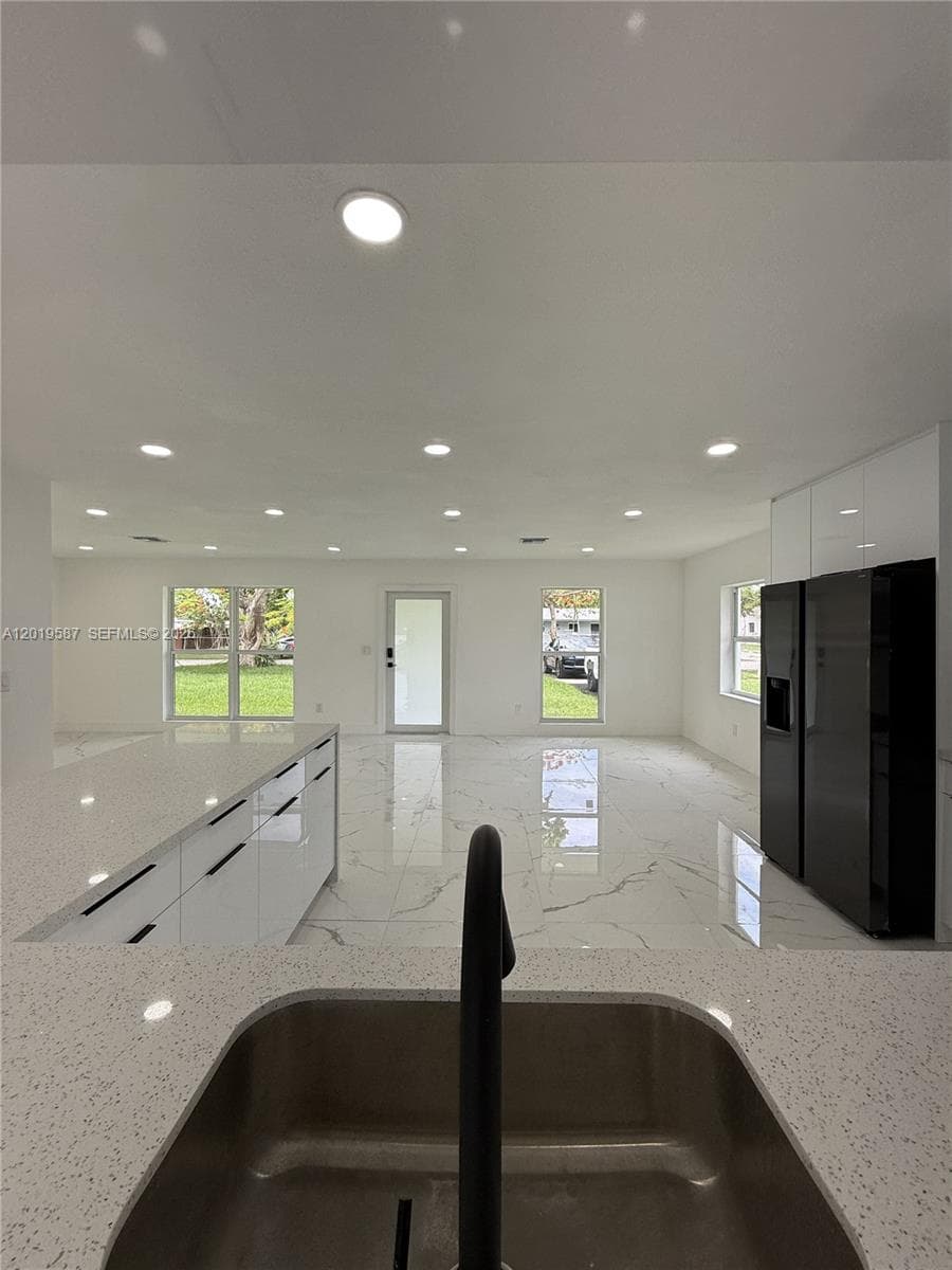 20211 NW 42nd Ave, Miami Gardens FL 33055 — 16
