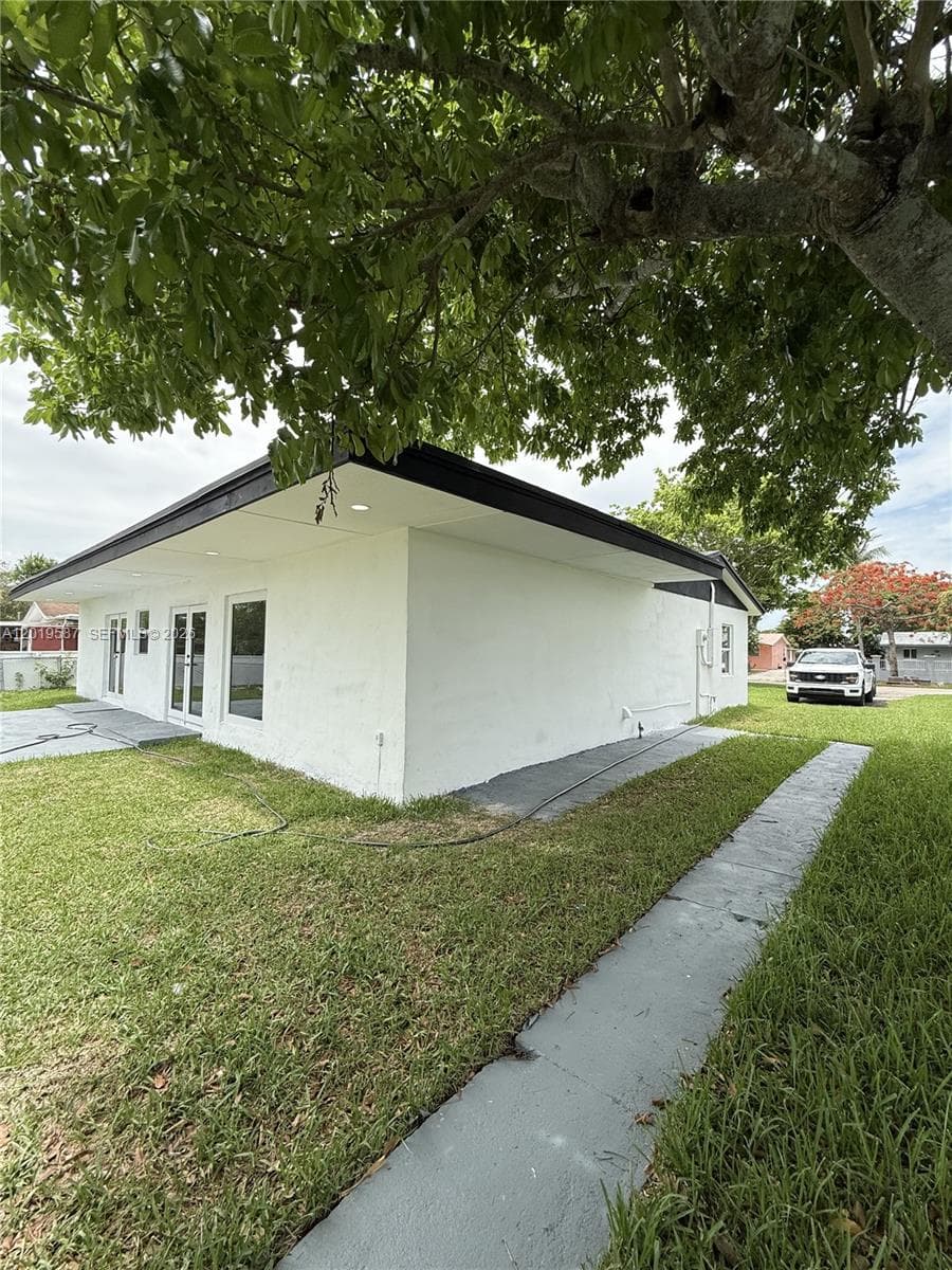 20211 NW 42nd Ave, Miami Gardens FL 33055 — 38