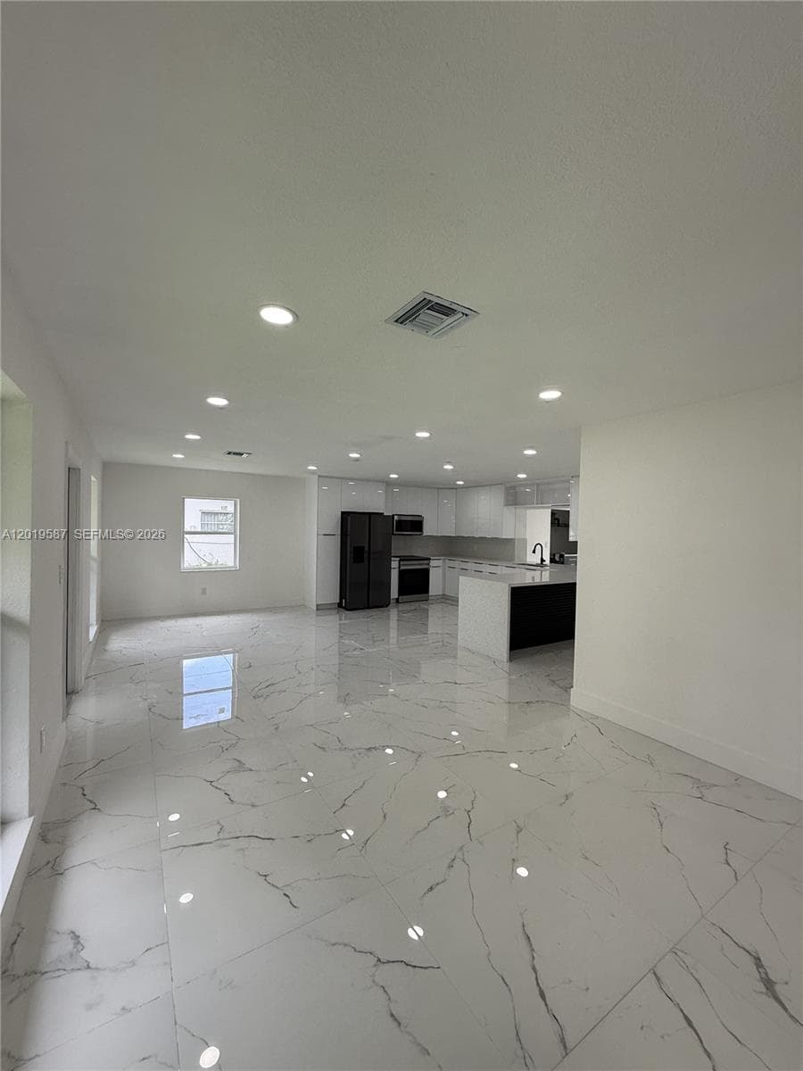 20211 NW 42nd Ave, Miami Gardens FL 33055 — 10