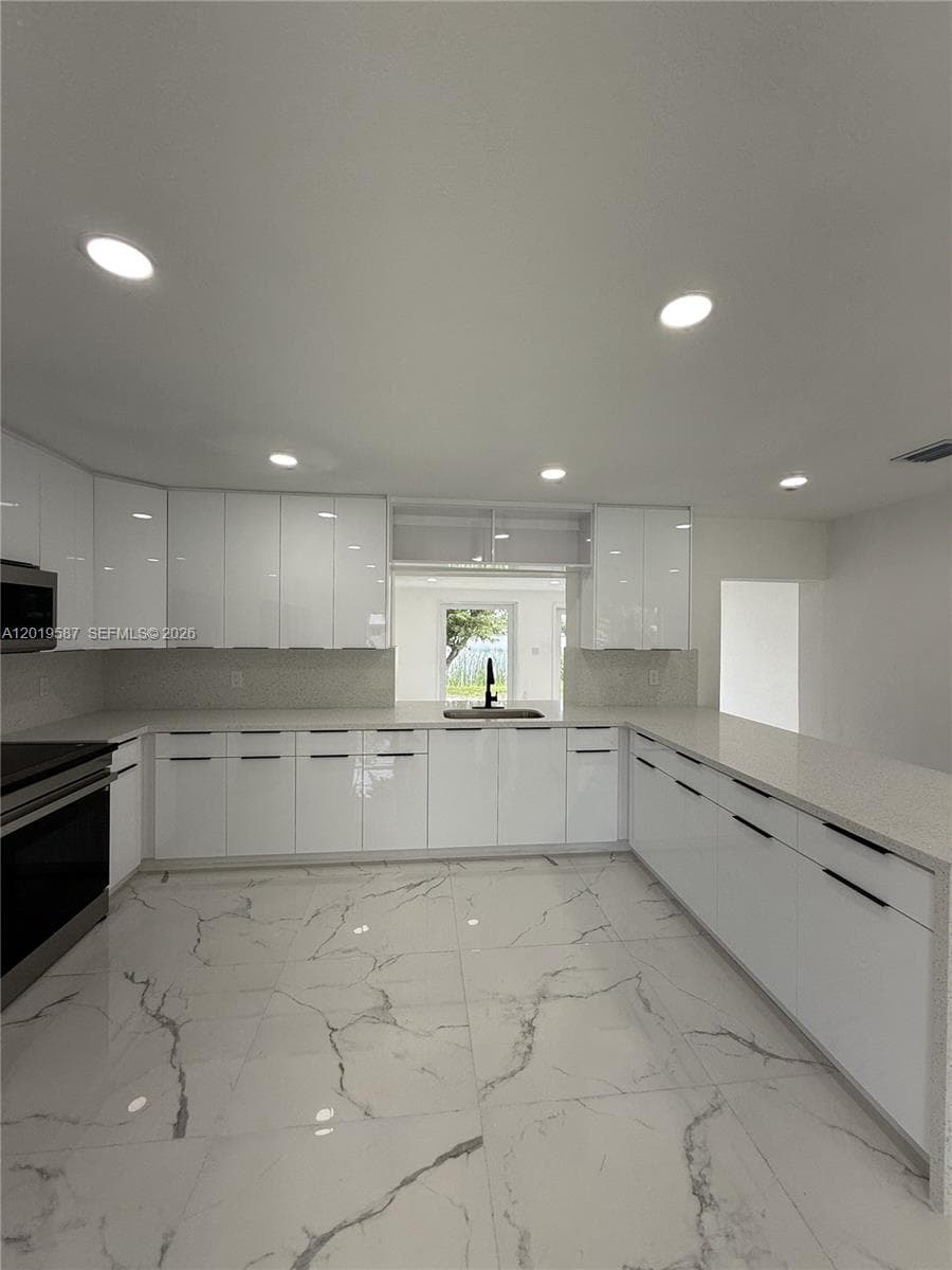 20211 NW 42nd Ave, Miami Gardens FL 33055 — 14