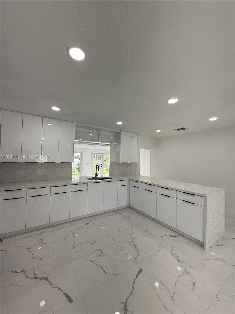 20211 NW 42nd Ave, Miami Gardens FL 33055 — 15