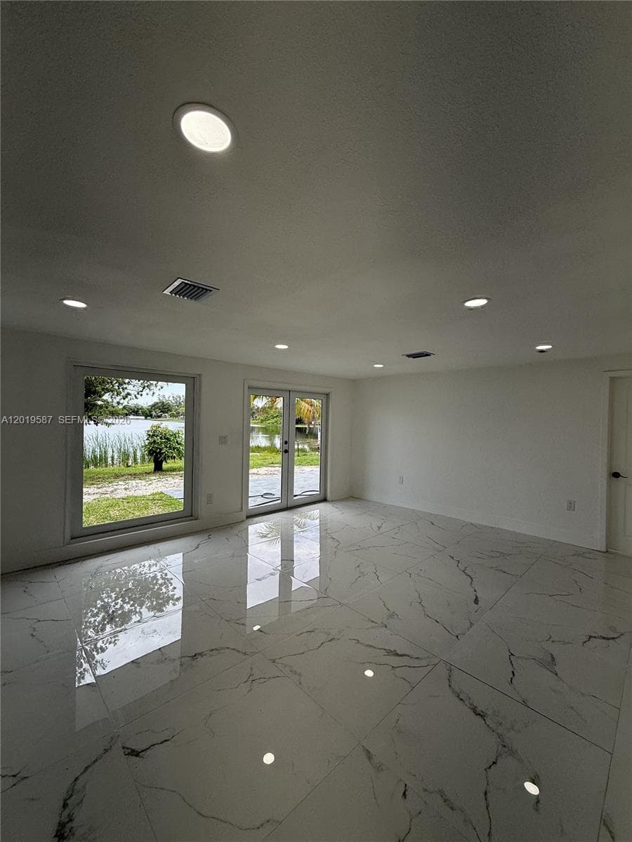 20211 NW 42nd Ave, Miami Gardens FL 33055 — 21