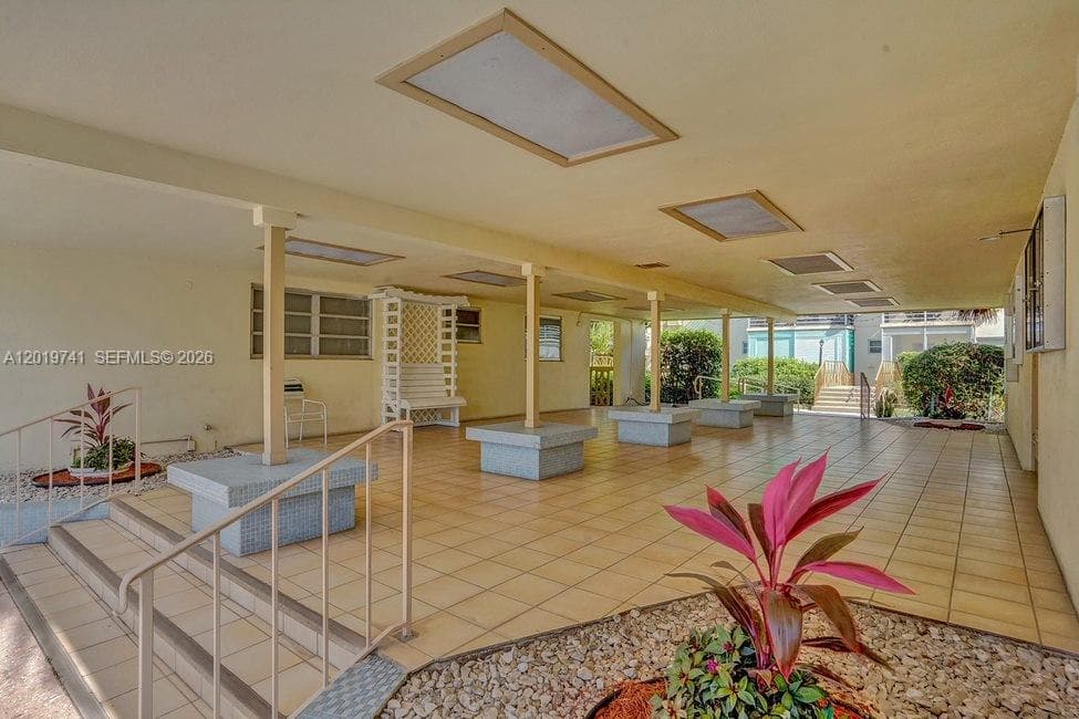 17001 NE 13th ave # 306, Miami FL 33162 — 23