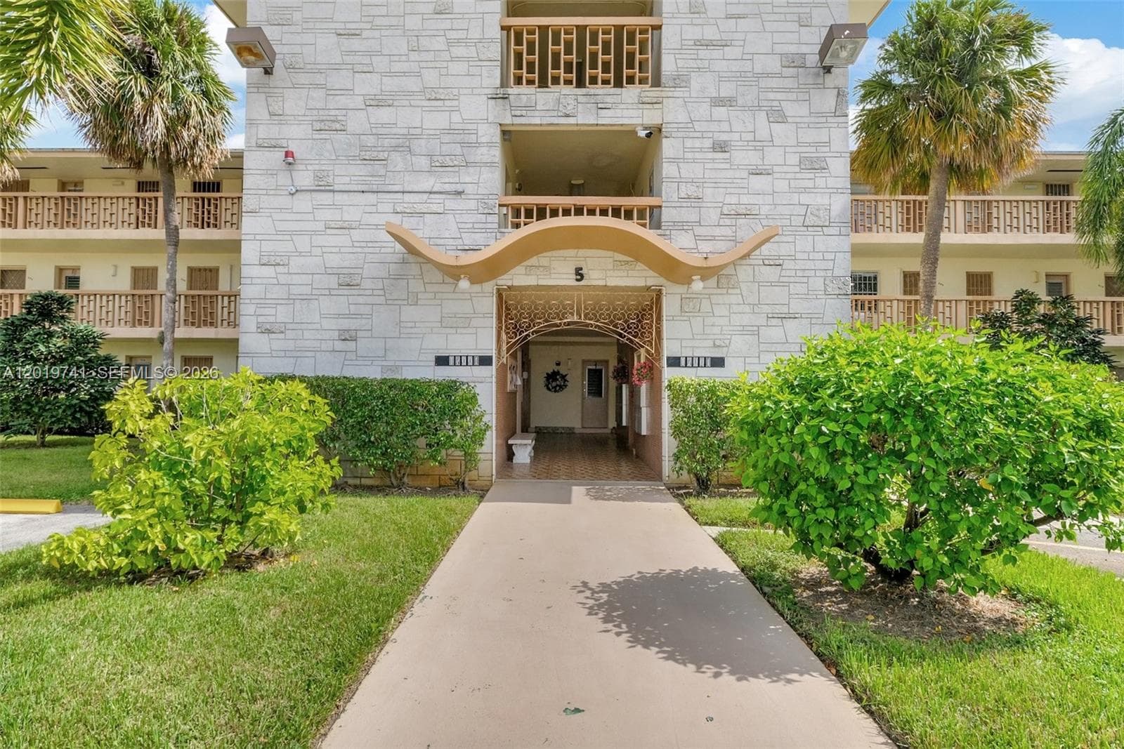 17001 NE 13th ave # 306, Miami FL 33162 — 16