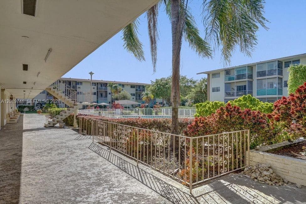 17001 NE 13th ave # 306, Miami FL 33162 — 21