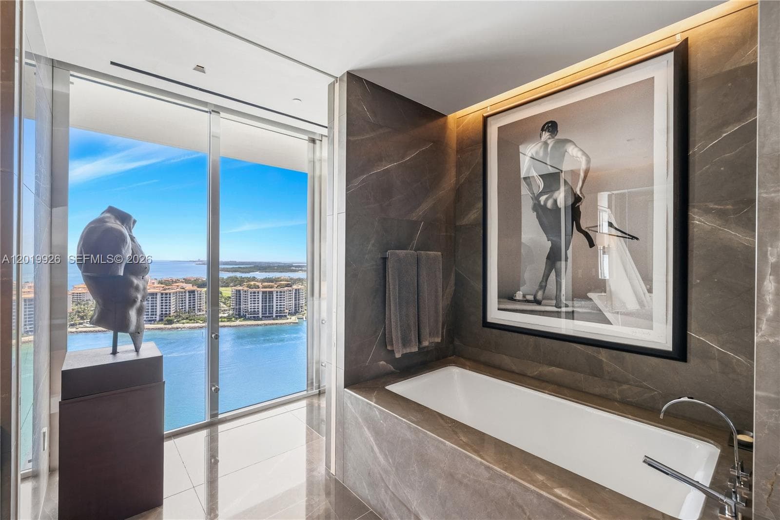 800 S Pointe Dr # 2204, Miami Beach FL 33139 — 56