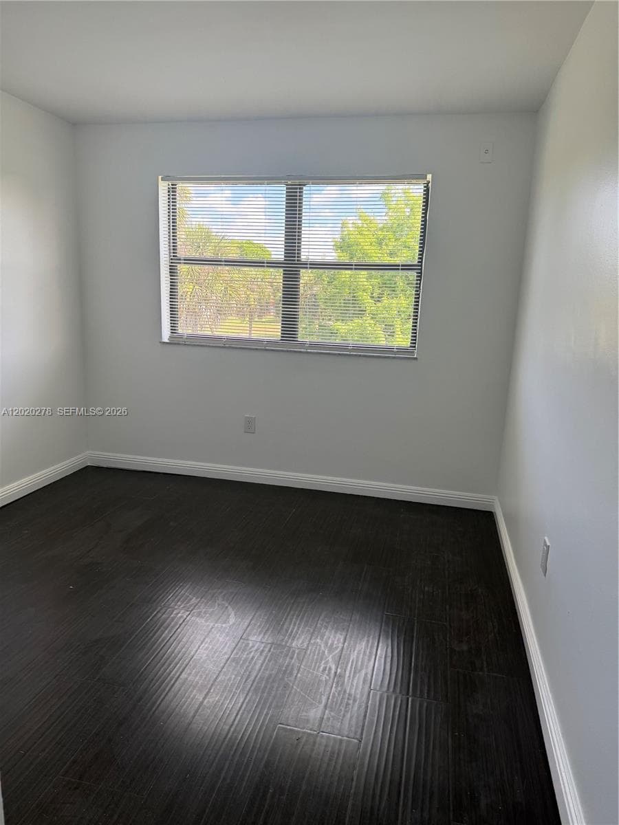 7195 NW 179th St, Hialeah FL 33015 — 10