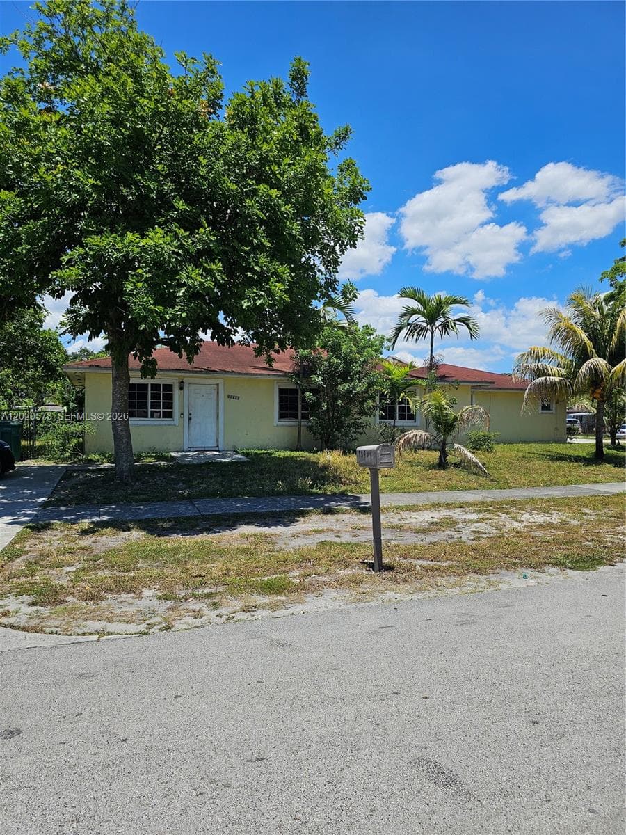 15700 NW 37th Pl, Miami Gardens FL 33054 — 11