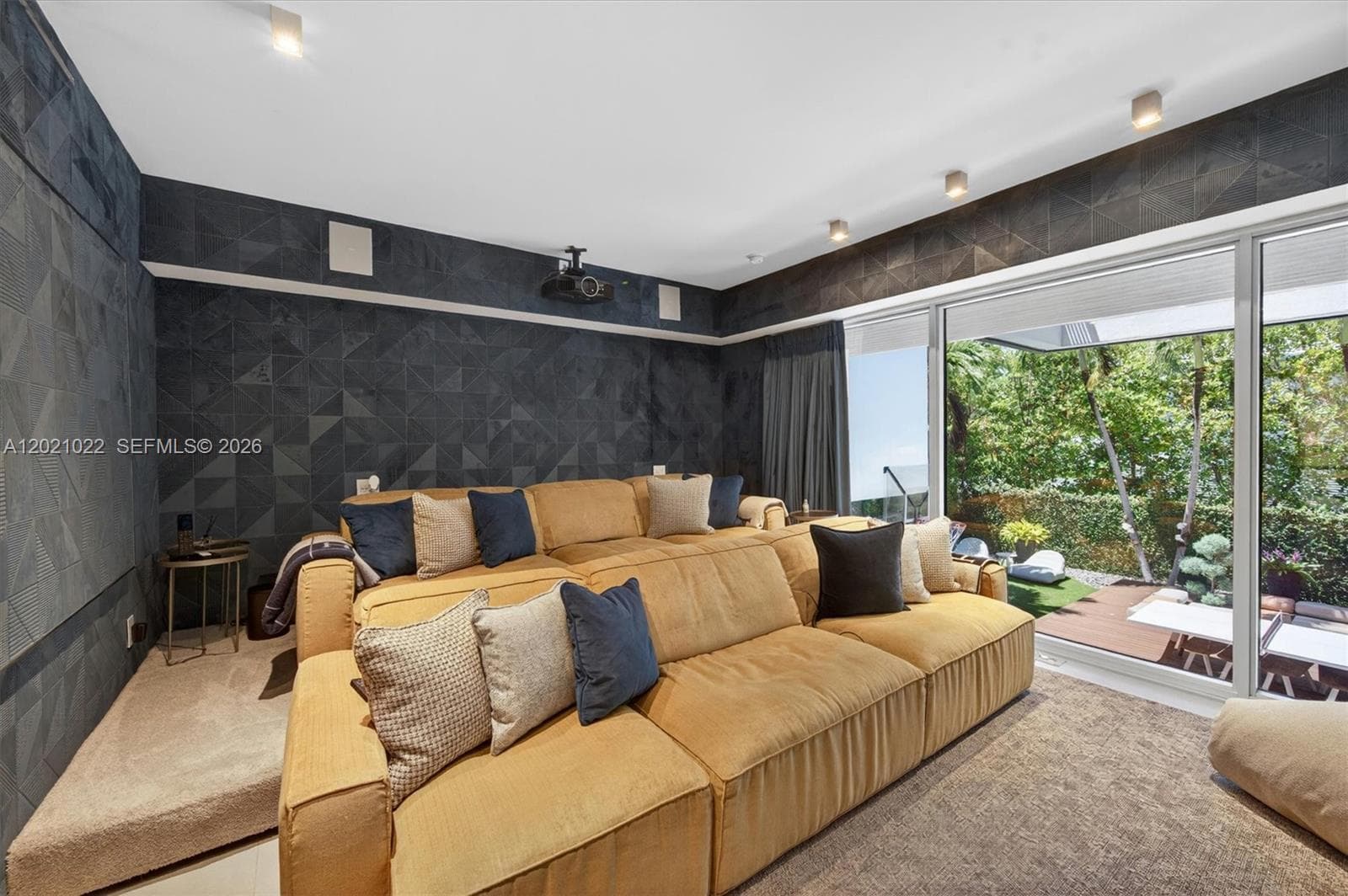 625 Curtiswood Dr, Key Biscayne FL 33149 — 17