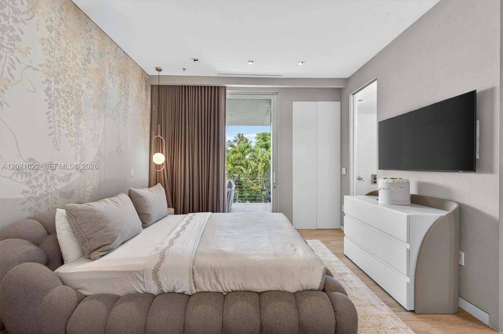 625 Curtiswood Dr, Key Biscayne FL 33149 — 26