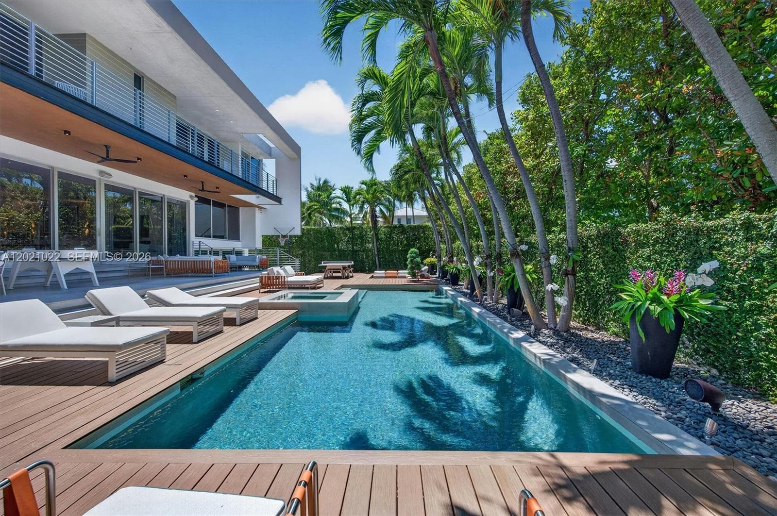 625 Curtiswood Dr, Key Biscayne FL 33149 — 38