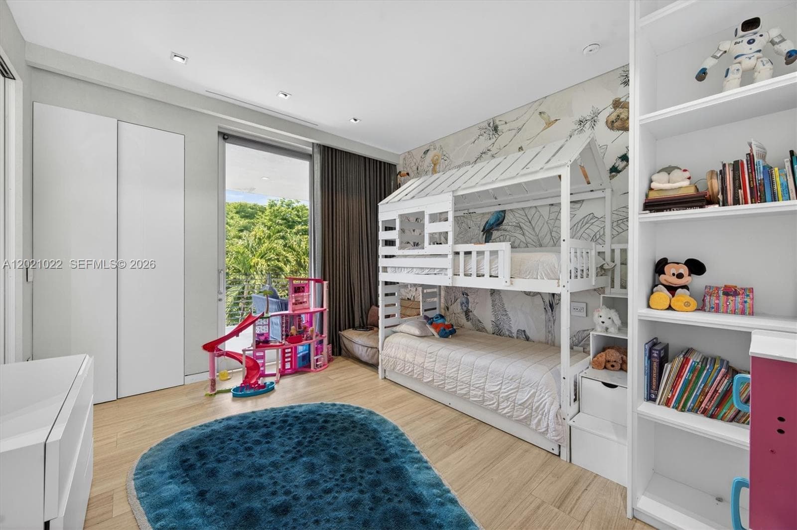 625 Curtiswood Dr, Key Biscayne FL 33149 — 31