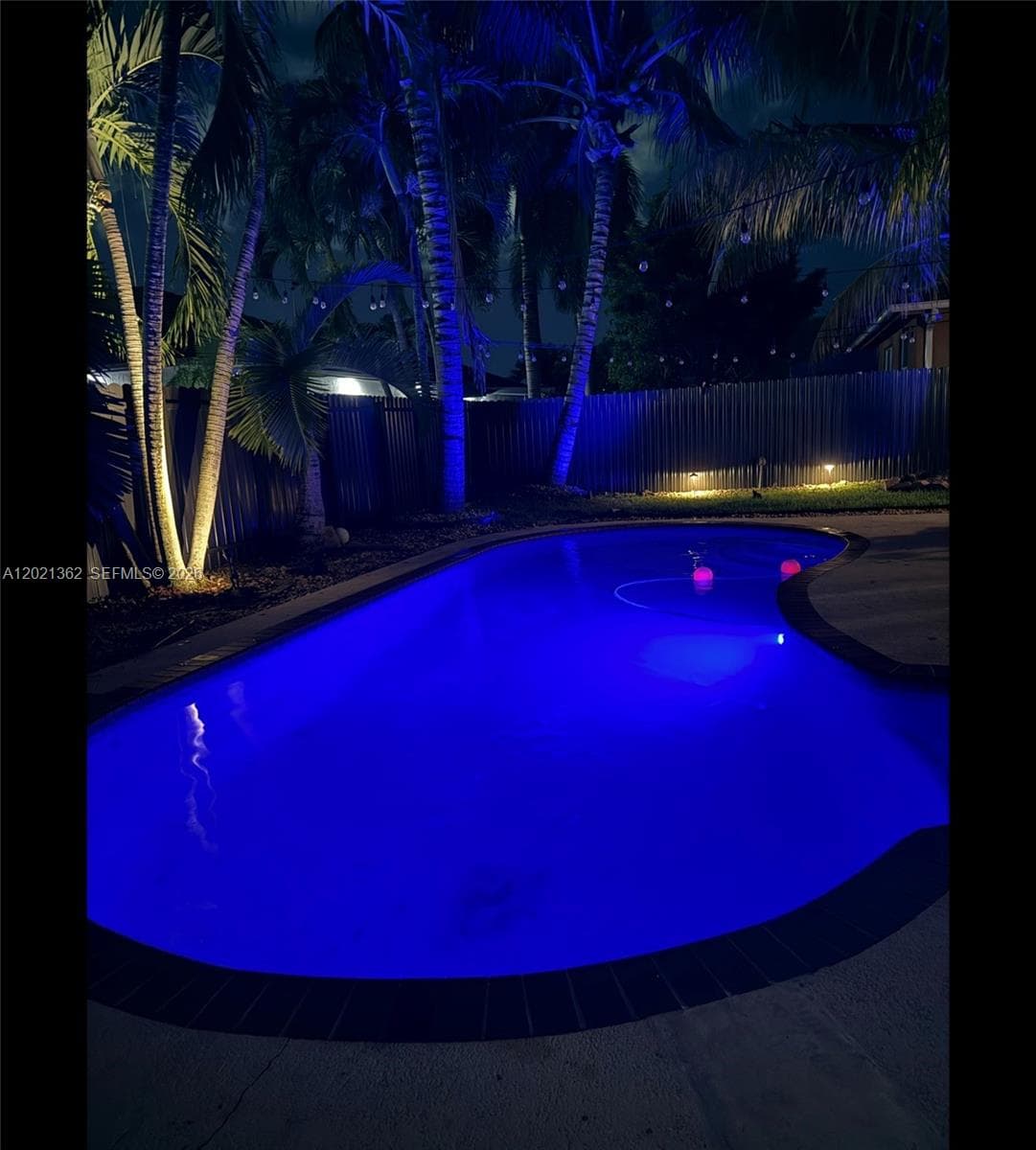 8892 NW 167th St, Miami Lakes FL 33018 — 76