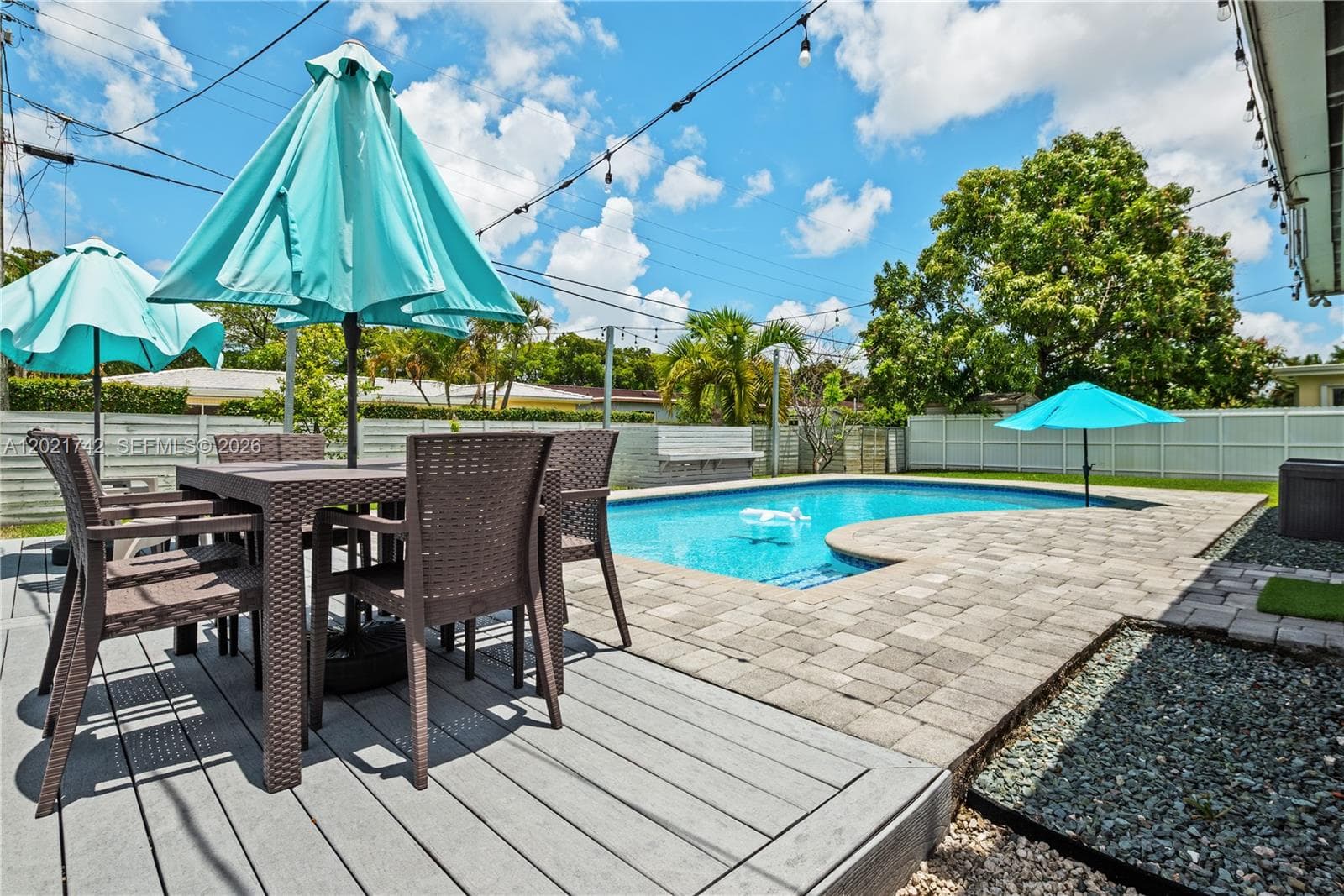 1183 Robin Ave, Miami Springs FL 33166 — 27